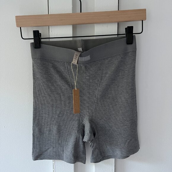 SKIMS Soft Lounge Ribbed Boxer Shorts - Heather Grey - Size S - Picture 1 of 5